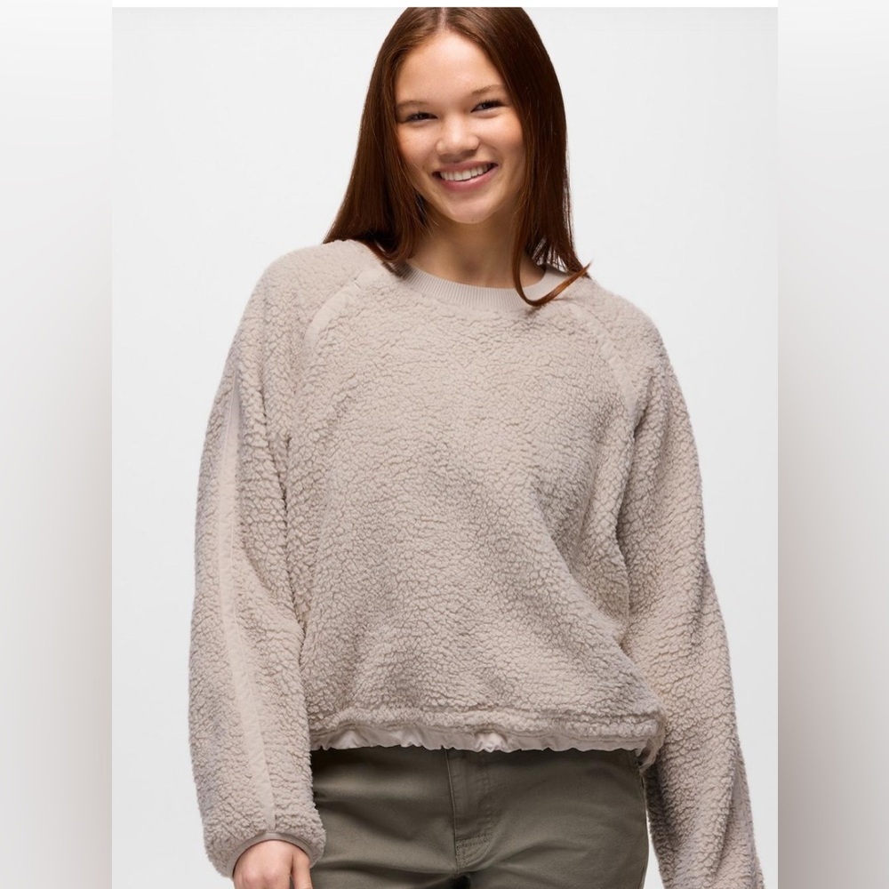 BNWT Prana Encinitas Fleece Crew in Almond Size M